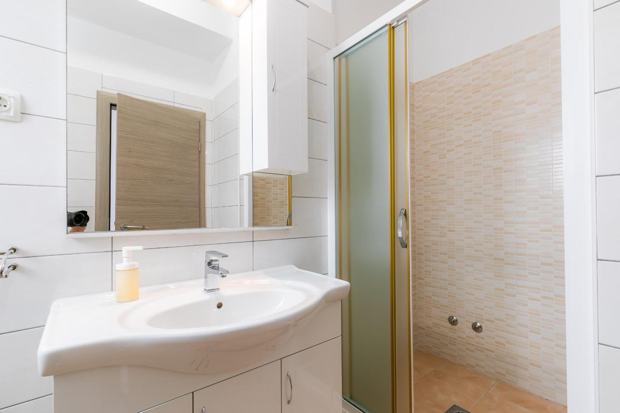 Holiday House Martinovic Prigradica Bagian luar foto
